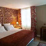 Gæstehus New & De Nage 4*