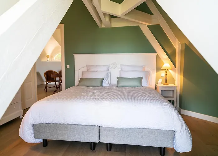 New & De Nage 4* Honfleur