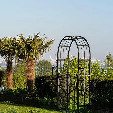 New & De Nage Honfleur