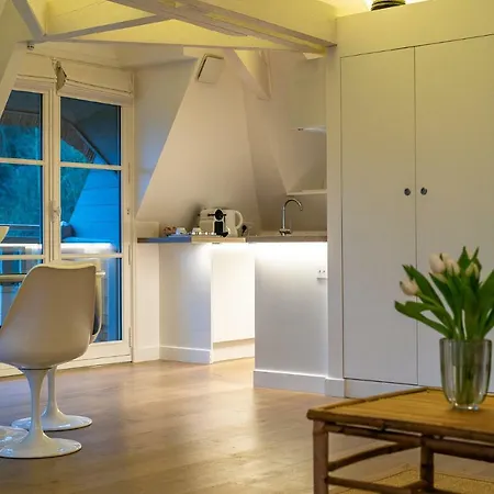 New & De Nage Honfleur