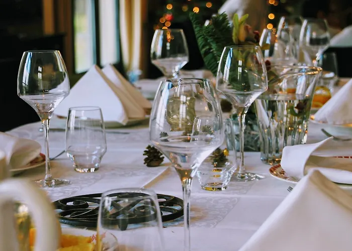 招待所 New & De Nage 4*